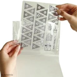 Vente flash 🎉 Artemio Classeur Rangement Tampons Trousse Avec Classeur De Rangement Pour Tampons Transparents - 28 X 22 Cm ❤️ -Tampons scrap Soldes unnamed file 108